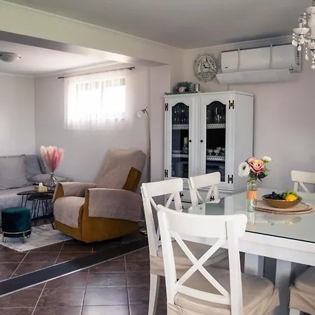 Kuca Za Odmor Komarica * Brisevo