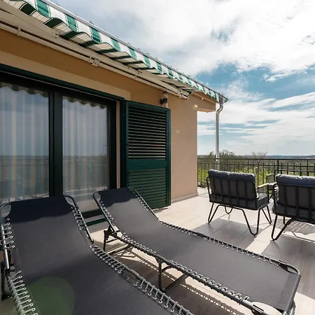 Kuca Za Odmor Komarica Apartmán